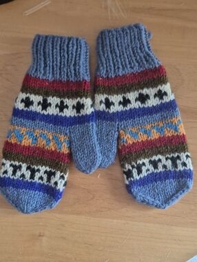 Hand-Knit Blue Fair Isle Women's Mittens